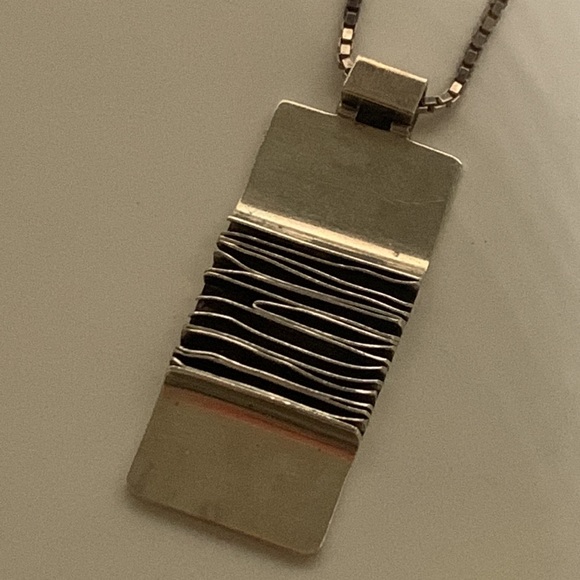 Modernist sterling bar pendant - Picture 3 of 6